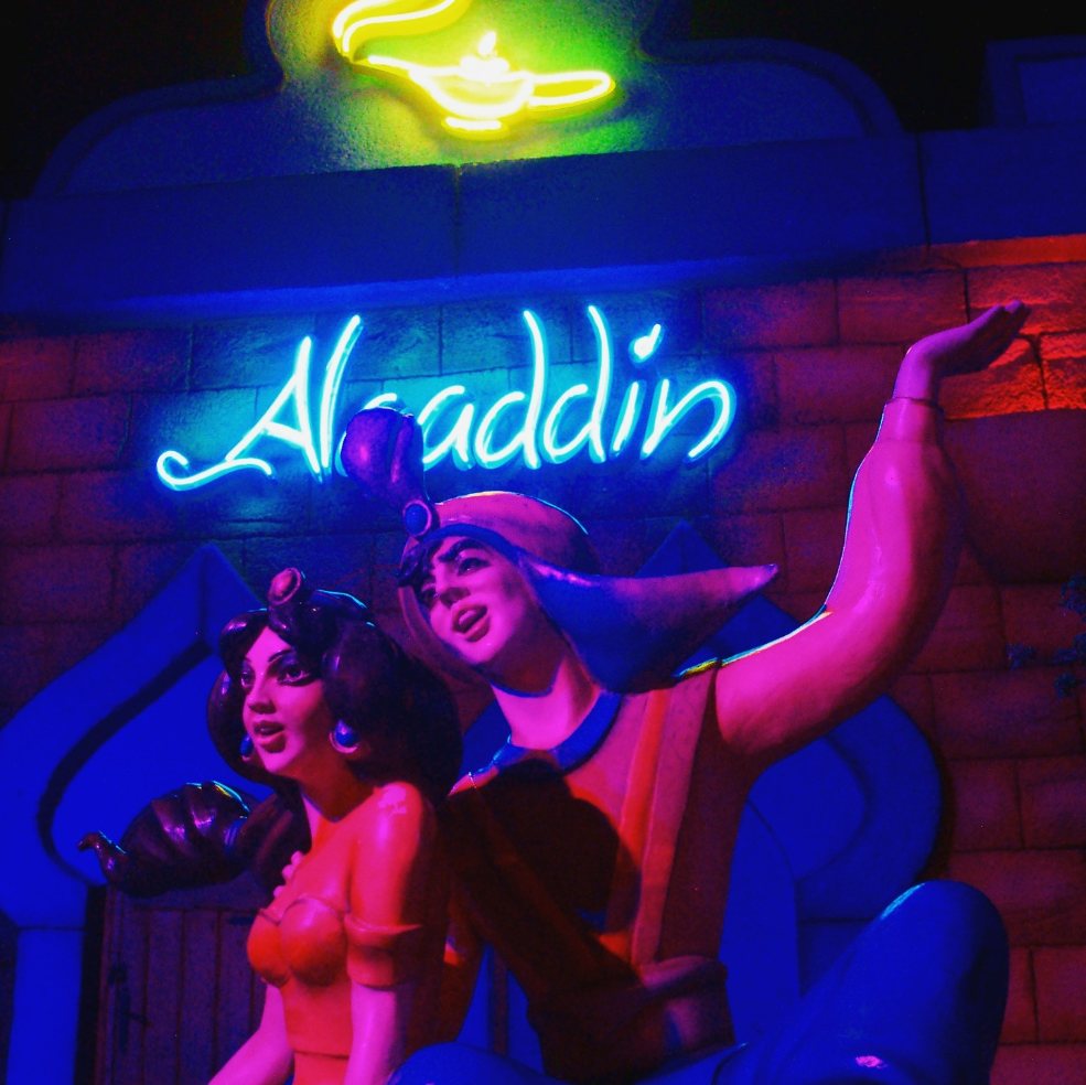 Sincan Harikalar Diyarı — Alaaddin neon yazı