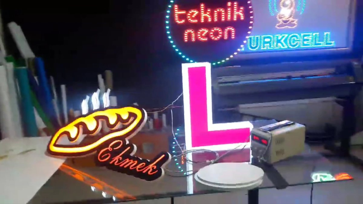 Atölye vitrinimiz — LED neon, kutu harf ve pixel LED örnekleri